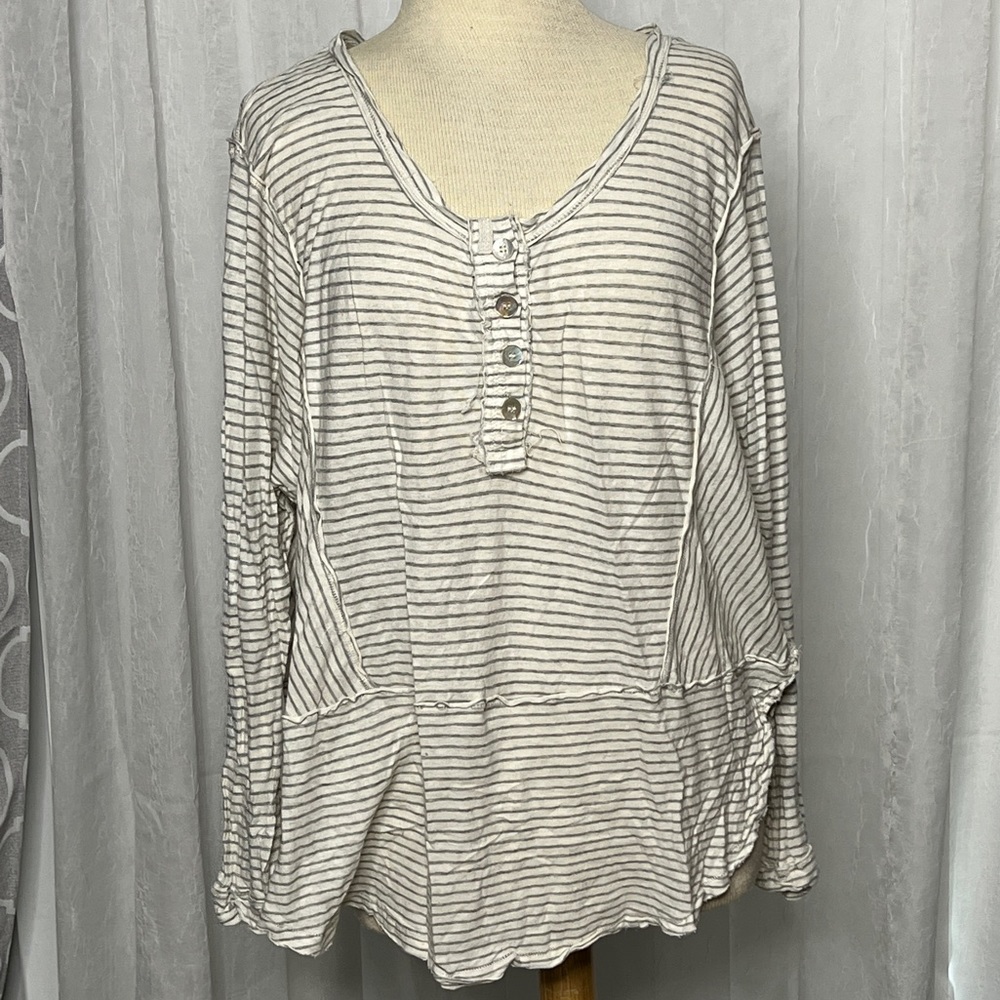Free People long sleeve ivory and grey tunic top super flown and buttery soft